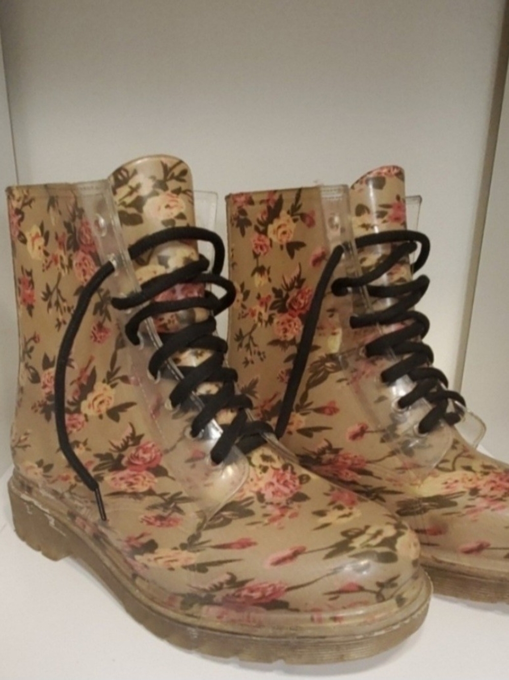 Vintage Floral Clear Jelly Lace Front Rain Boots (rock & candy brand) size 7